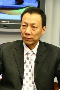 柳长华参观湖北夏小中医院非遗博物馆